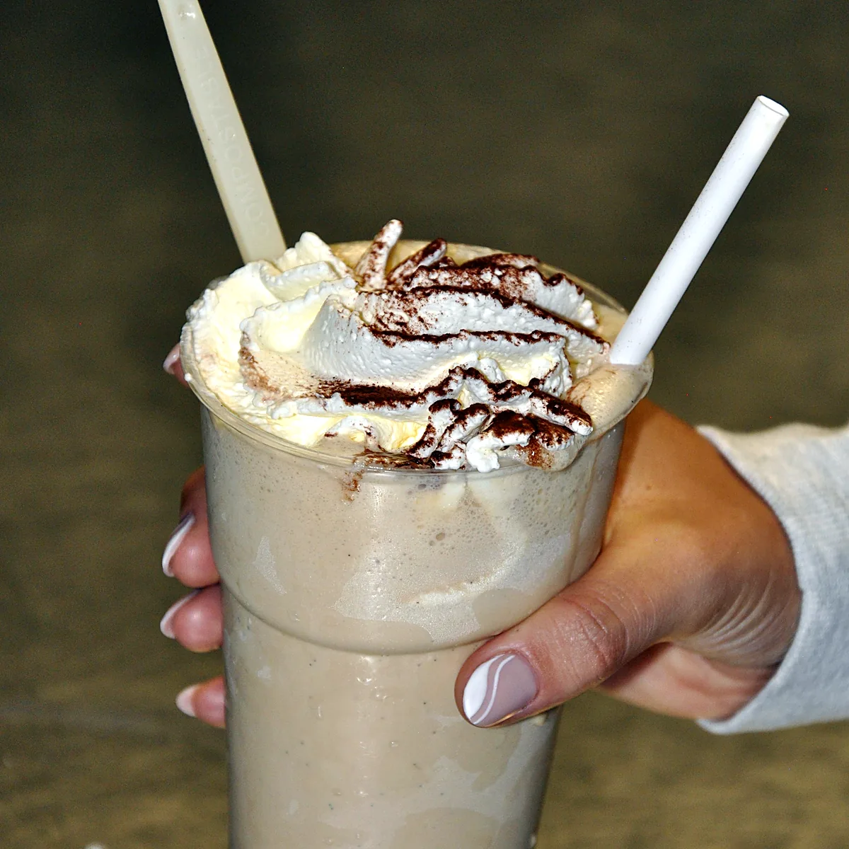 Milchshake mit Sahne und Schokolade
